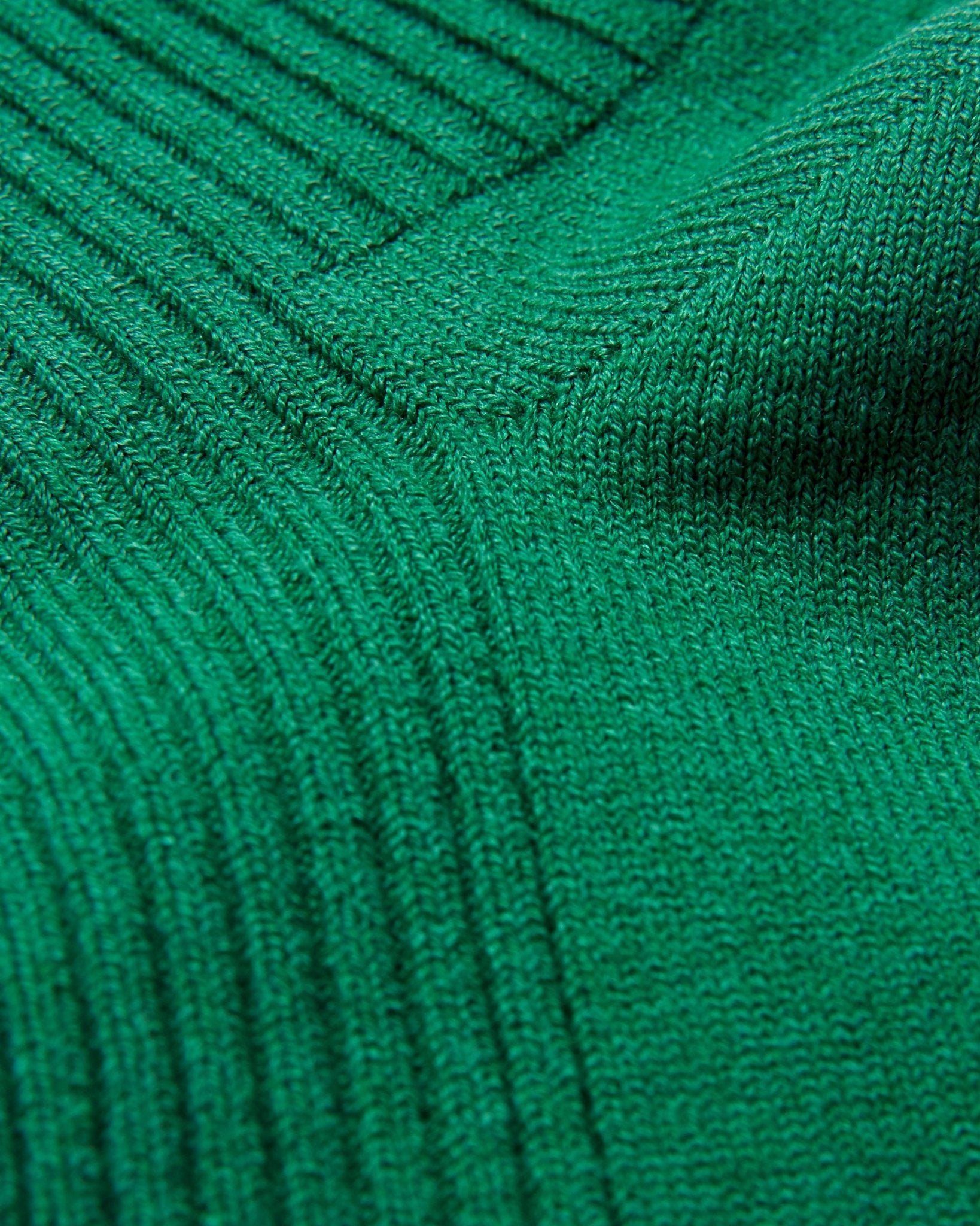 Tabio Power Fit Crew Socks: Kelly Green - Trunk Clothiers